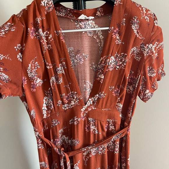 Sage the label deep v dress - Picture 2 of 6